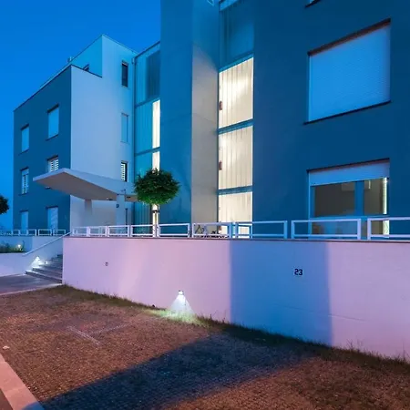 Mm Apartment Split